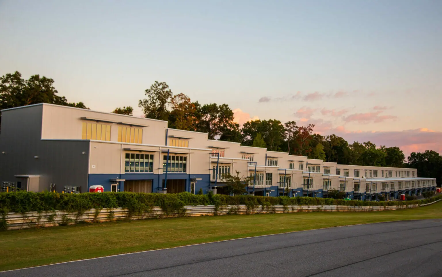 IMG 6542 1 1536x963 1 - Track Side Condos