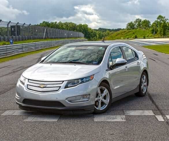 josh1 web - Average Car Reviews - Chevy Volt